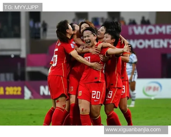 哈亚与铁英华的巅峰对决谁能在赛场上笑到最后揭晓精彩瞬间 哈亚与铁英华的巅峰对决谁能在赛场上笑到最后揭晓精彩瞬间